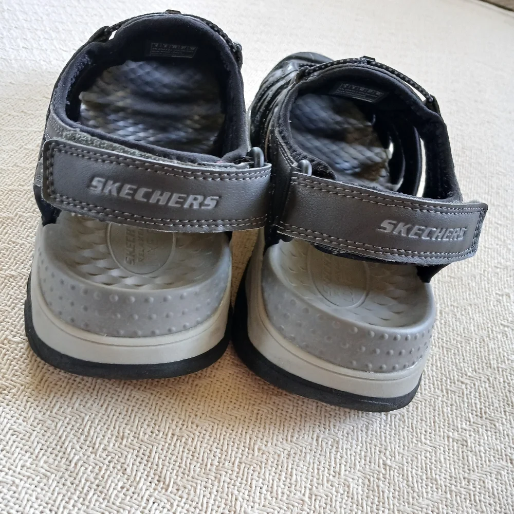 skechers ♡ tresmen sandals luxe foam relaxed fit sandals mens 9 gorpcore trail
